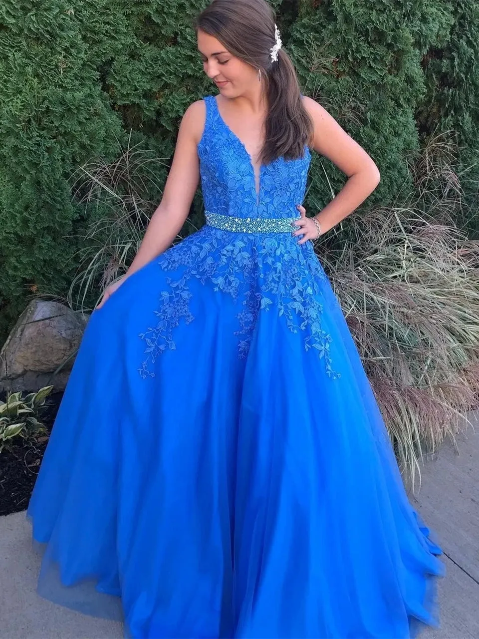 Stylish A-line V Neck Backless Tulle Lace Long Prom Dresseswith Belt