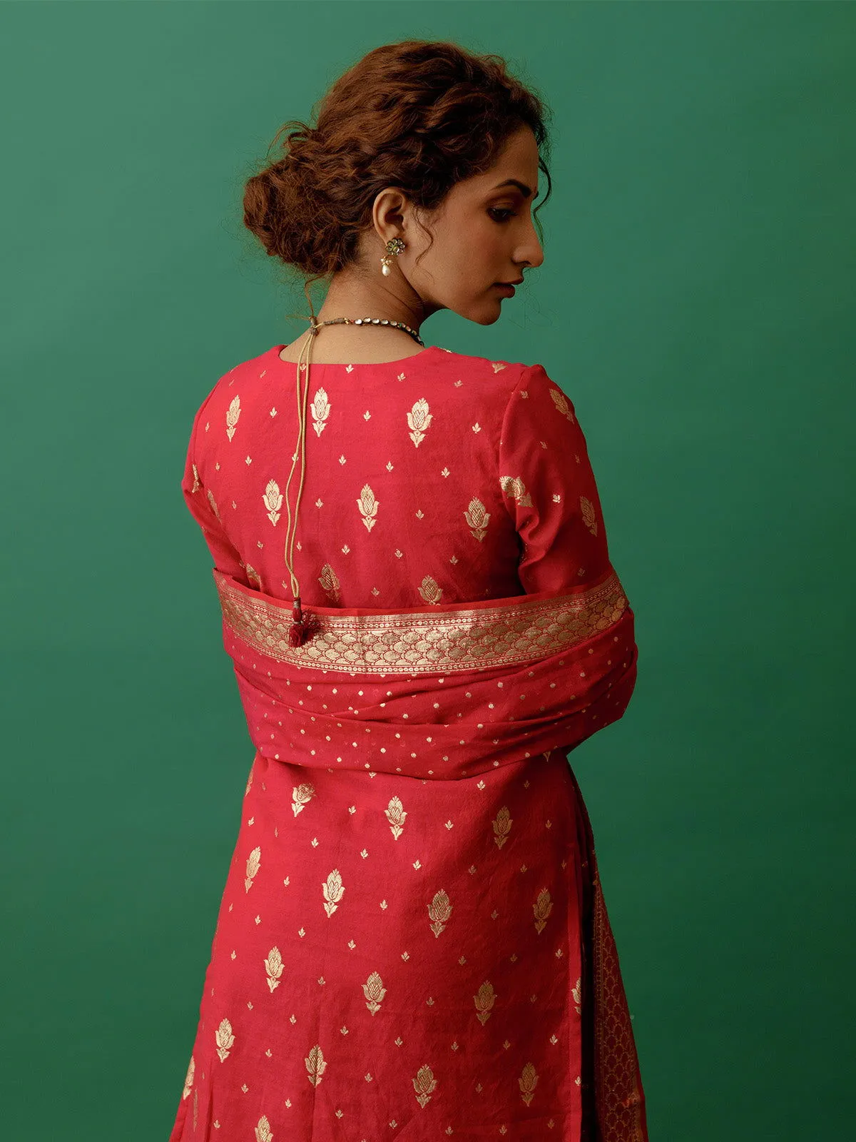 Women Banarasi Silk Zardosi Roundneck Straight Fit Suit Set Magenta