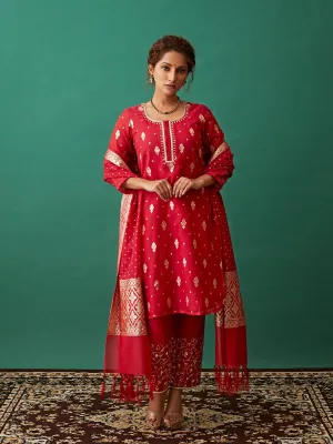 Women Banarasi Silk Zardosi Roundneck Straight Fit Suit Set Magenta