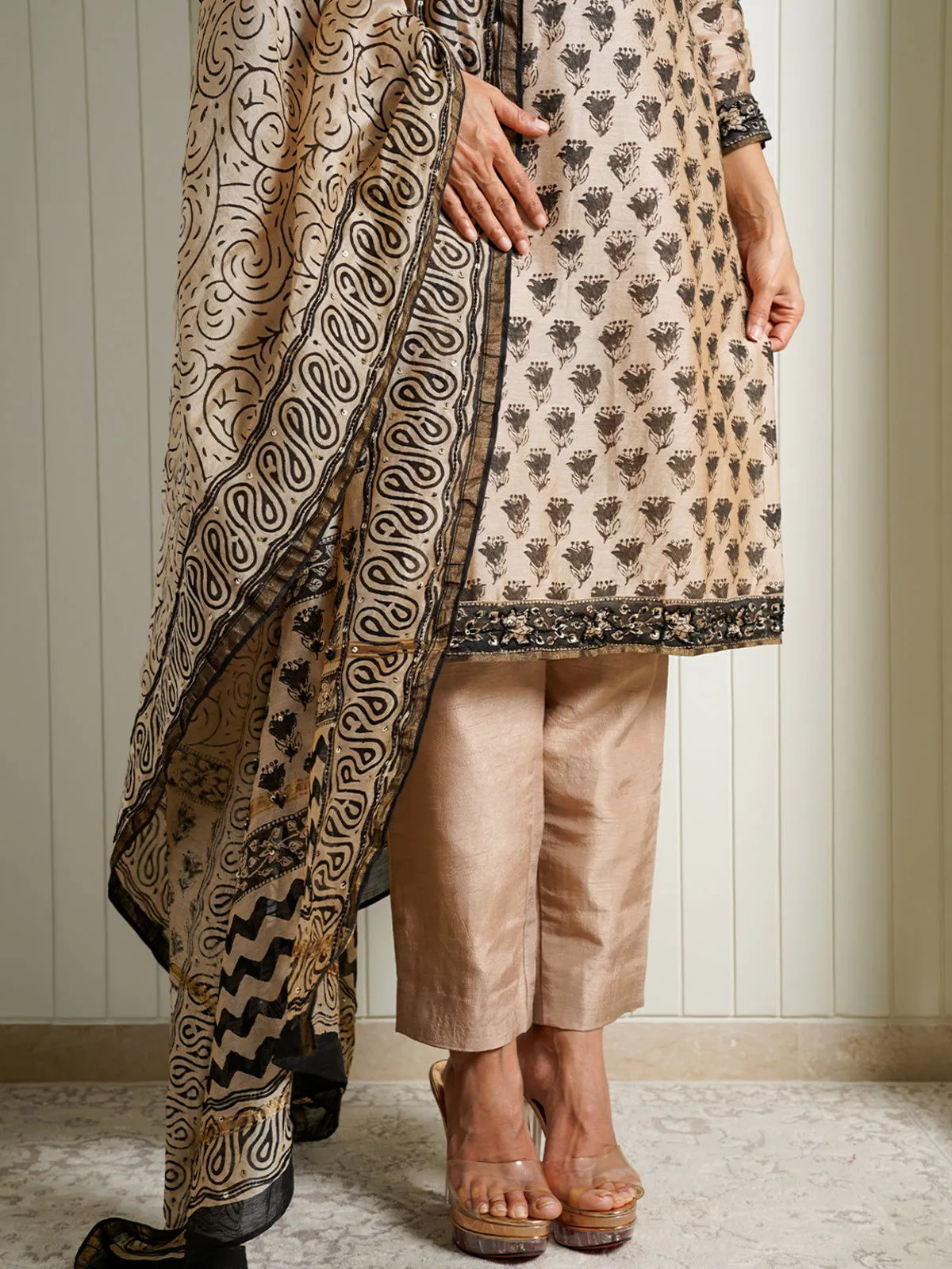 Women Chanderi Printed Boatneck Regular Fit Suit Set Beige