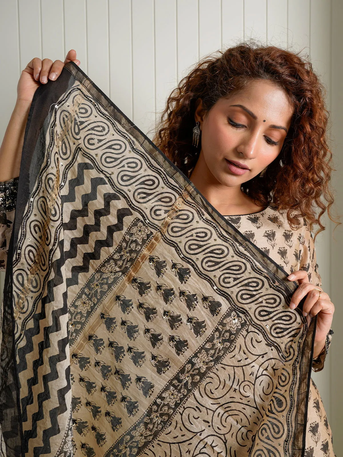Women Chanderi Printed Boatneck Regular Fit Suit Set Beige